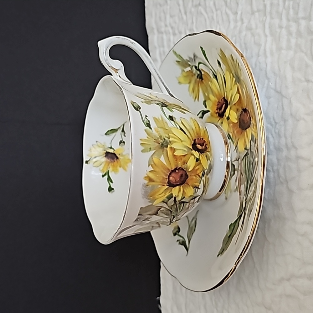 Royal Standard tea cup & saucer